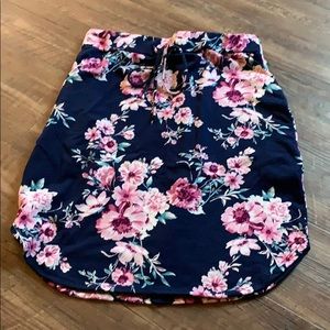 Skirt with Pockets Size Large 19” Length